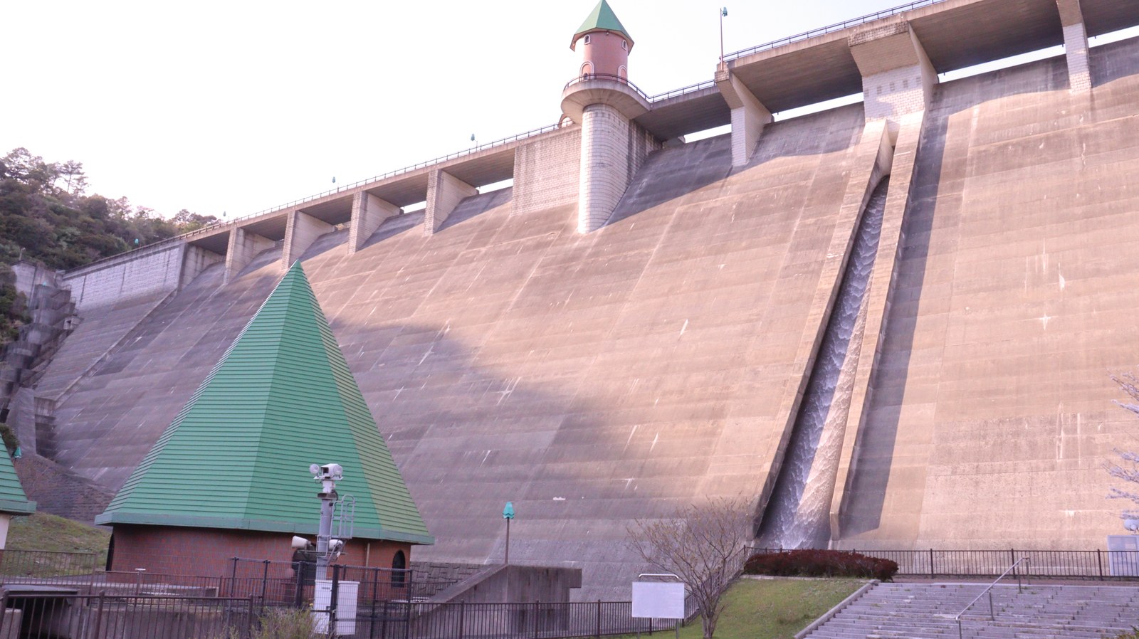 ダム、コンクリート、風景の写真フリー素材 Dam, concrete, landscape photo free material