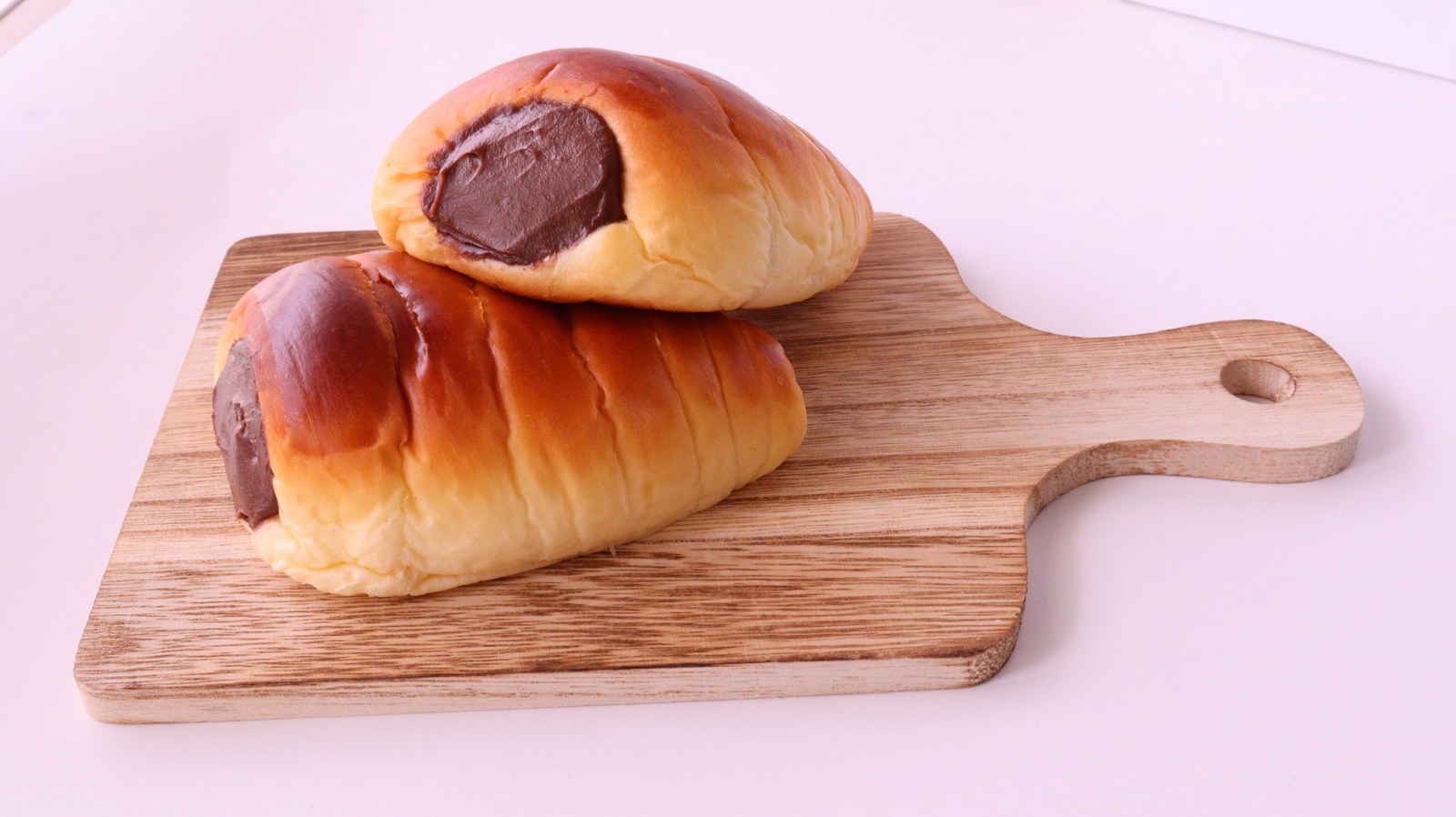パン、チョココロネ、お菓子、おやつ、料理、食べ物の写真フリー素材 Bread, chocolate cornet, sweets, snacks, food, food photo free material