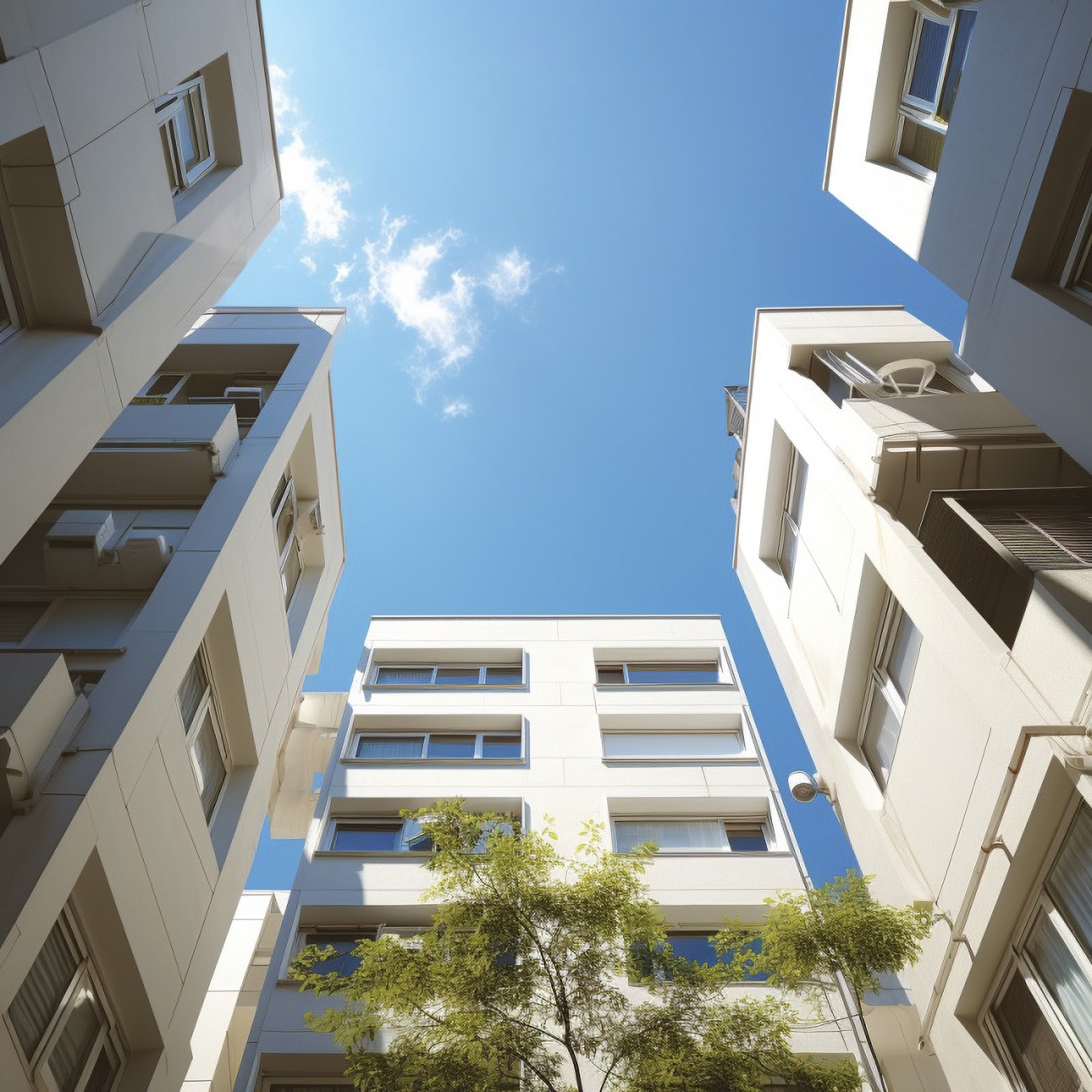住宅地、マンション、団地、建物、自然がある、住宅、明るい、晴れ、整備された道、フリー素材、Residential area, condominium, housing complex, building, nature, house, bright, sunny, well-maintained road, free material